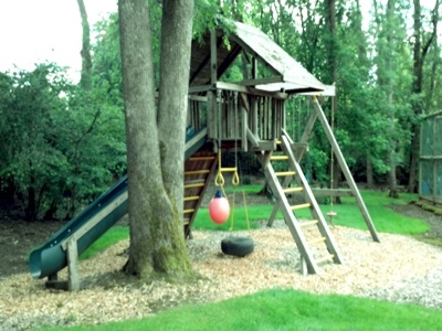 Playground Wood Chips (1 Cubic Yard) - Kentucky Lawn Care